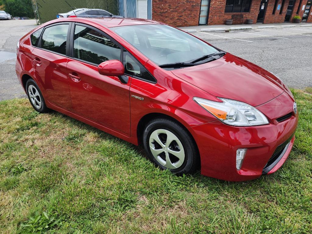 2014 Toyota Prius - $13,495