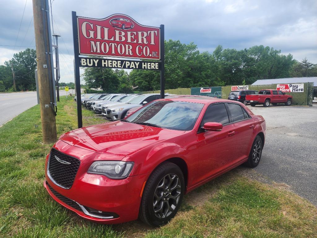 2018 Chrysler 300 - $18,995