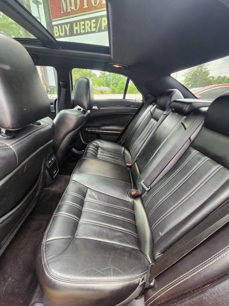 2018 Chrysler 300 - $18,995