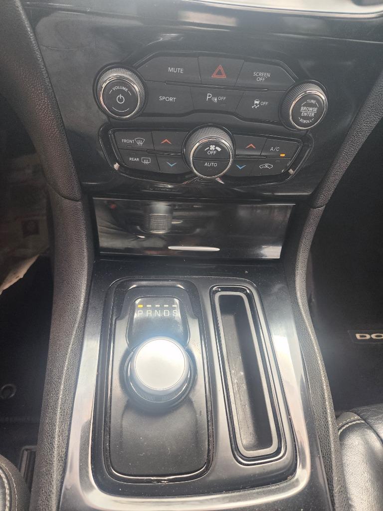 2018 Chrysler 300 - $18,995