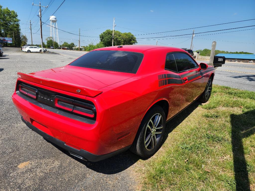 2019 Dodge Challenger SXT photo