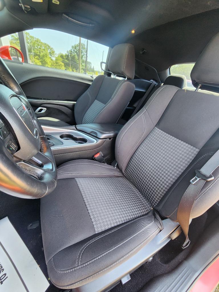 2019 Dodge Challenger SXT photo