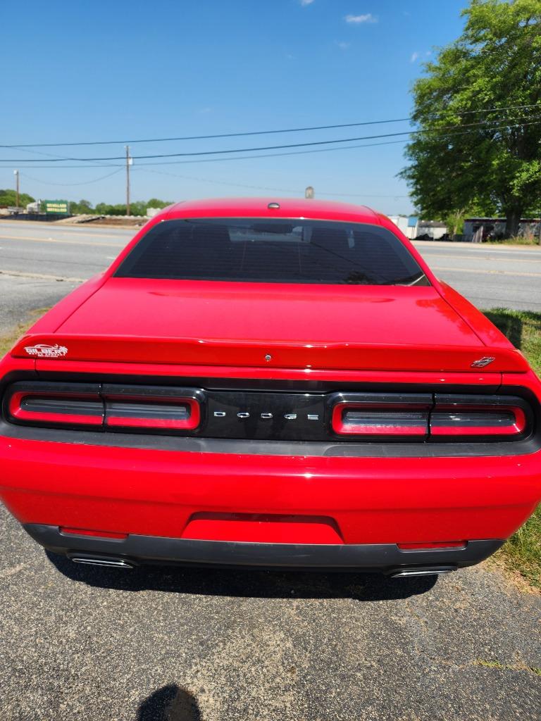 2019 Dodge Challenger SXT photo