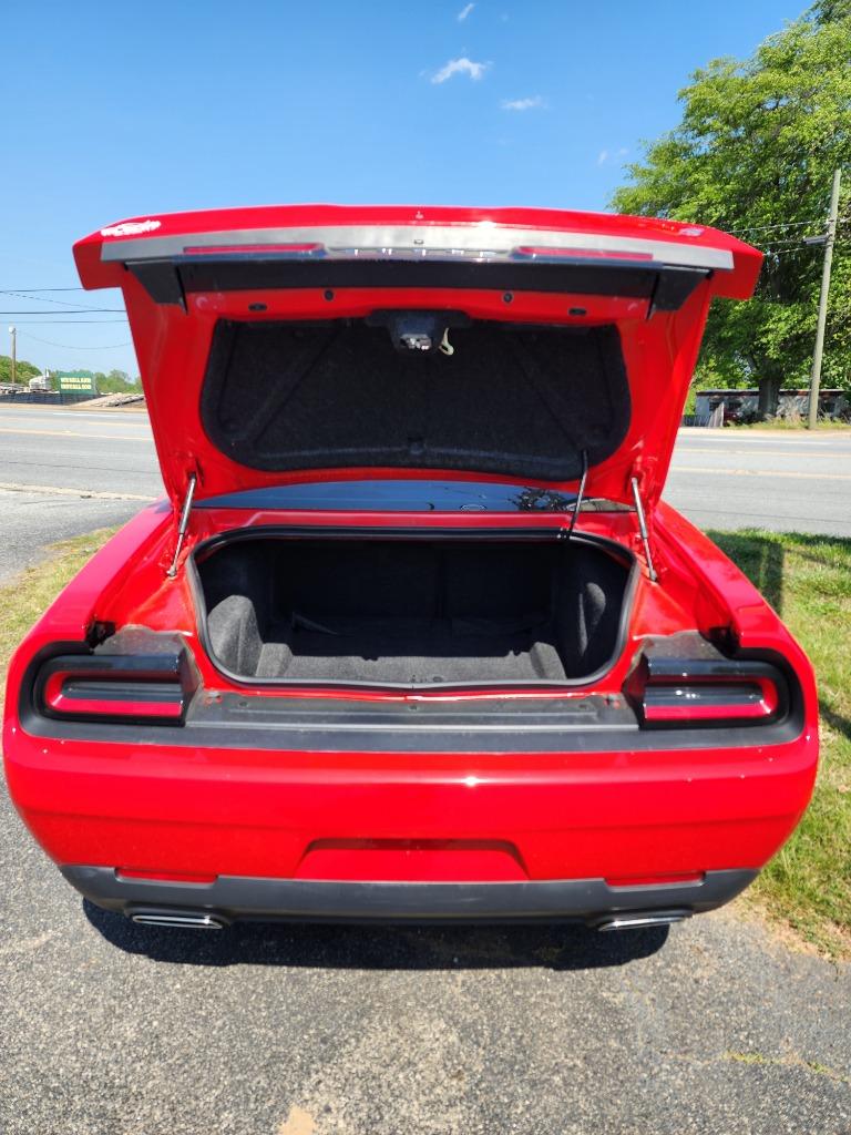 2019 Dodge Challenger SXT photo
