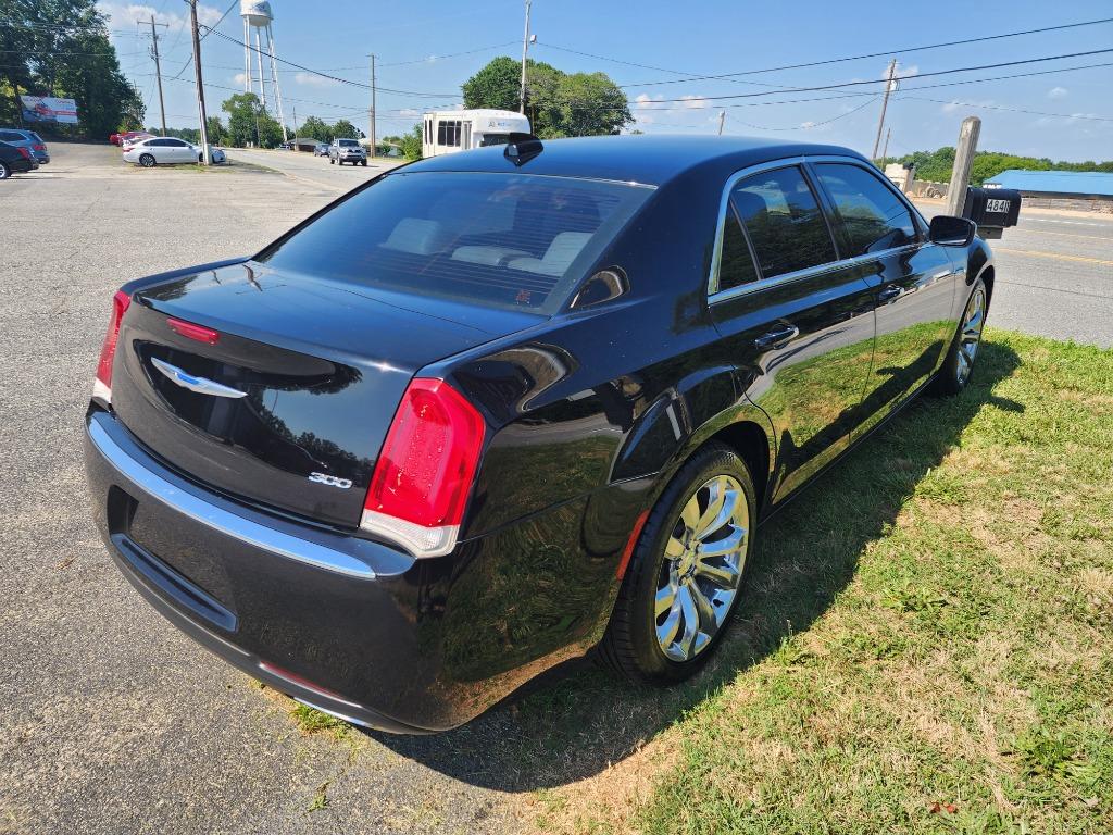 2019 Chrysler 300 - $14,995