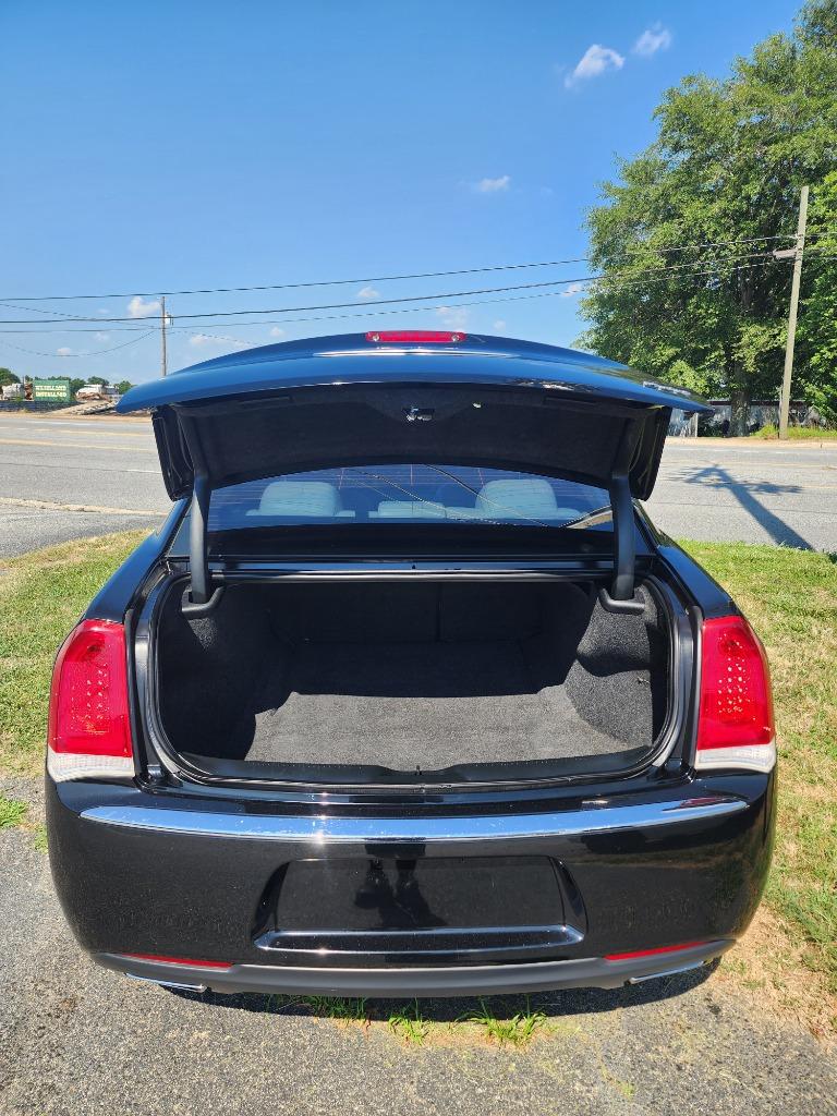 2019 Chrysler 300 - $14,995