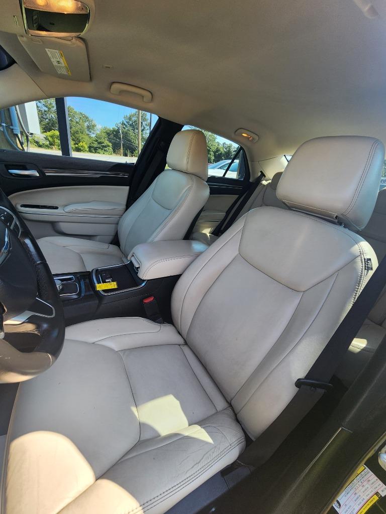 2019 Chrysler 300 - $14,995