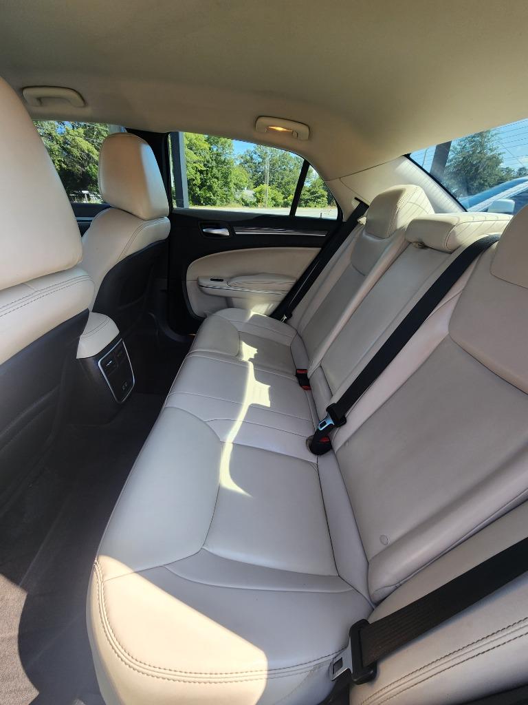 2019 Chrysler 300 - $14,995