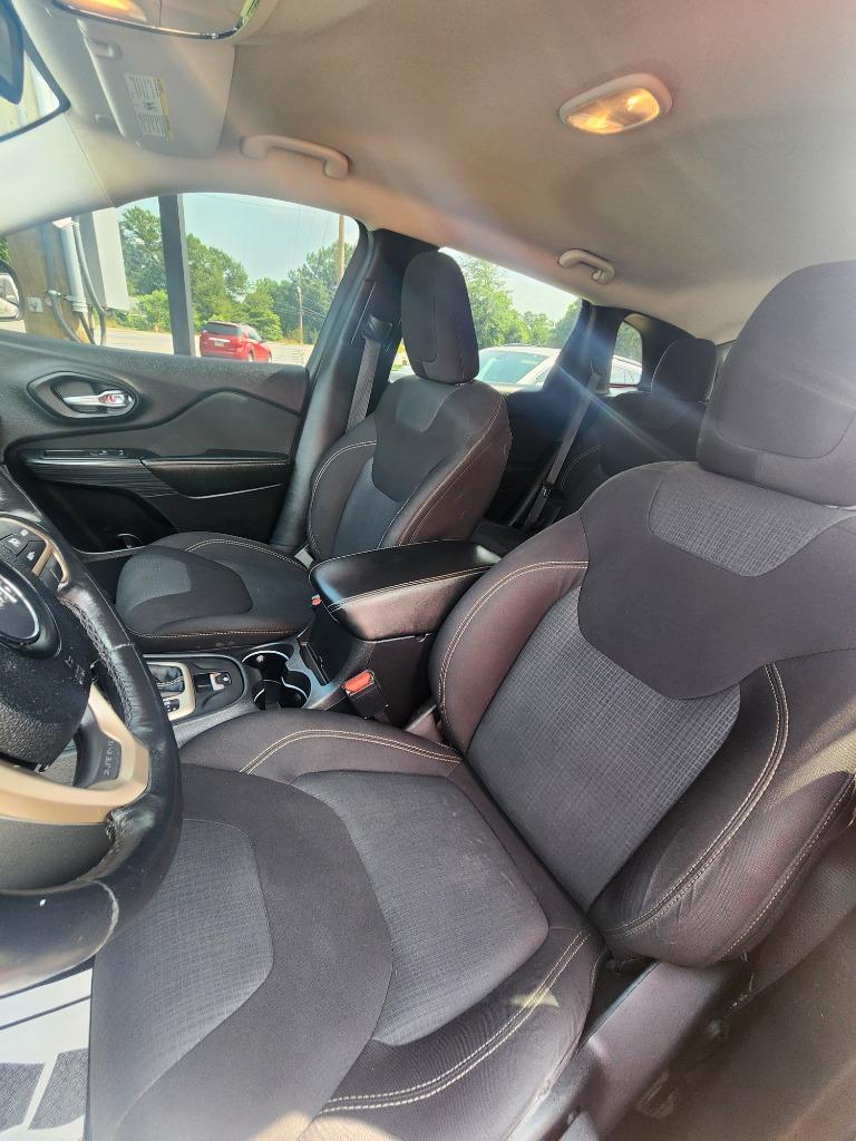 2016 Jeep Cherokee - $12,495