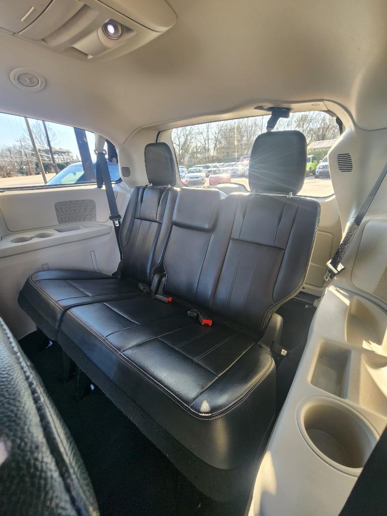 2013 Chrysler Town & Country - $10,495
