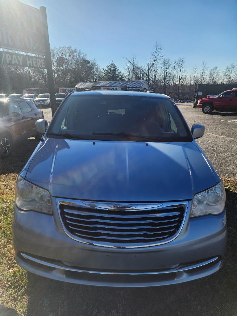 2013 Chrysler Town & Country - $10,495