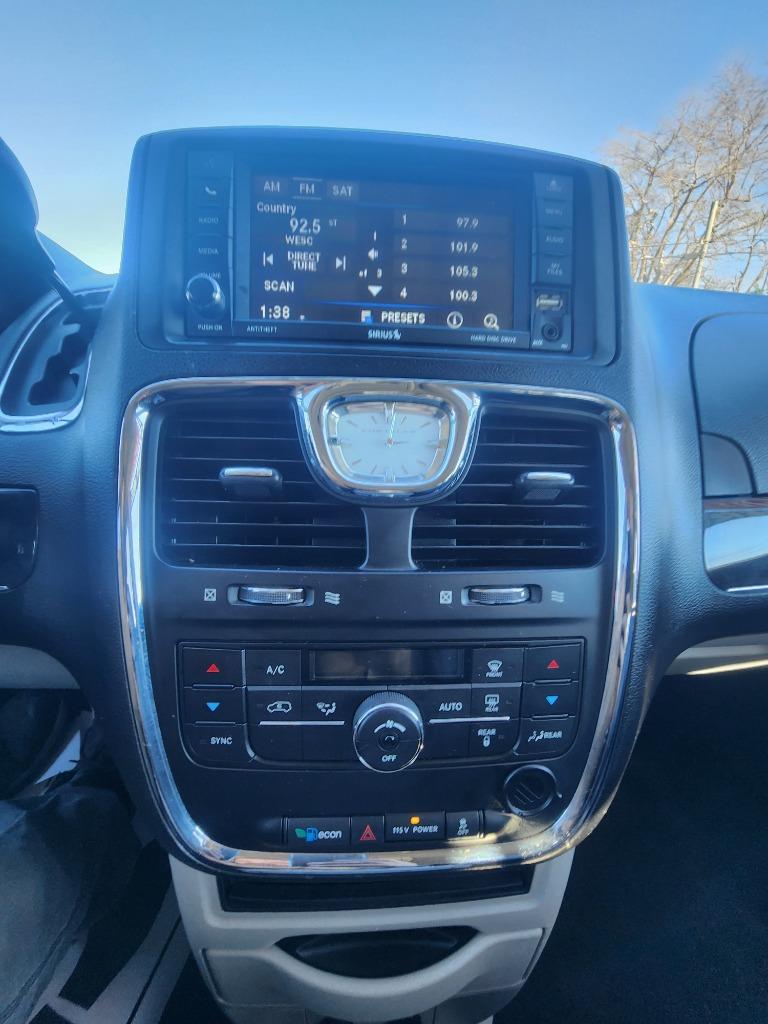 2013 Chrysler Town & Country - $10,495