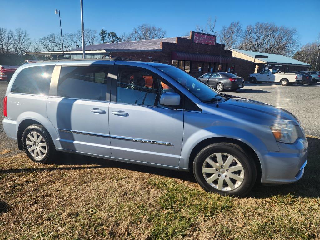 2013 Chrysler Town & Country - $10,495