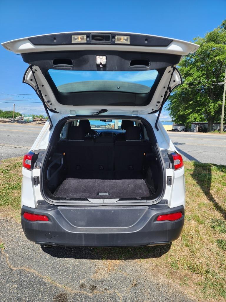2014 Jeep Cherokee - $9,995