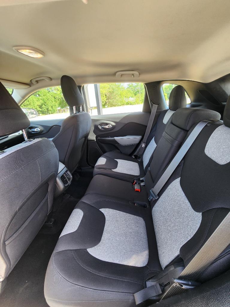 2014 Jeep Cherokee - $9,995