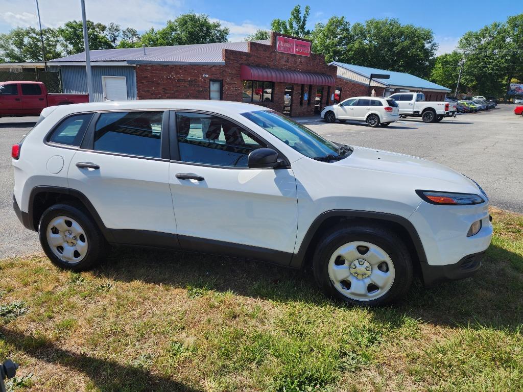 2014 Jeep Cherokee - $9,995