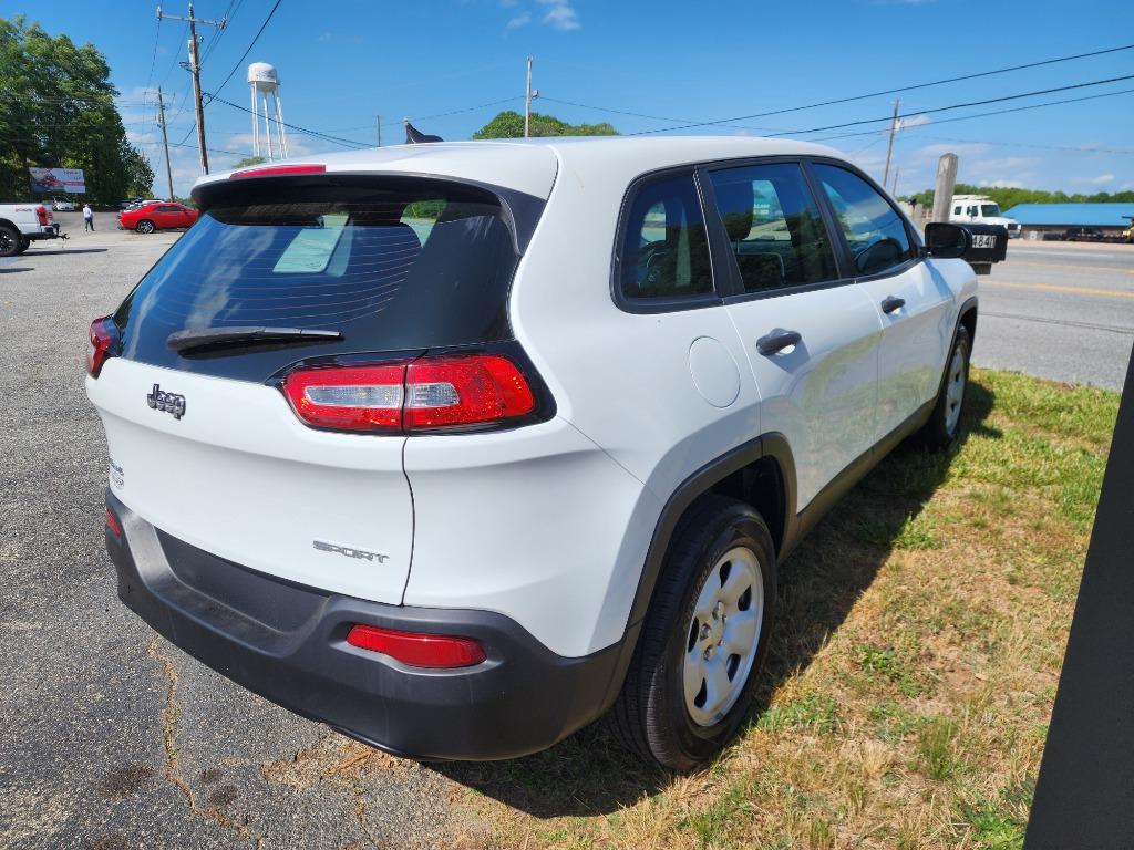 2014 Jeep Cherokee - $9,995