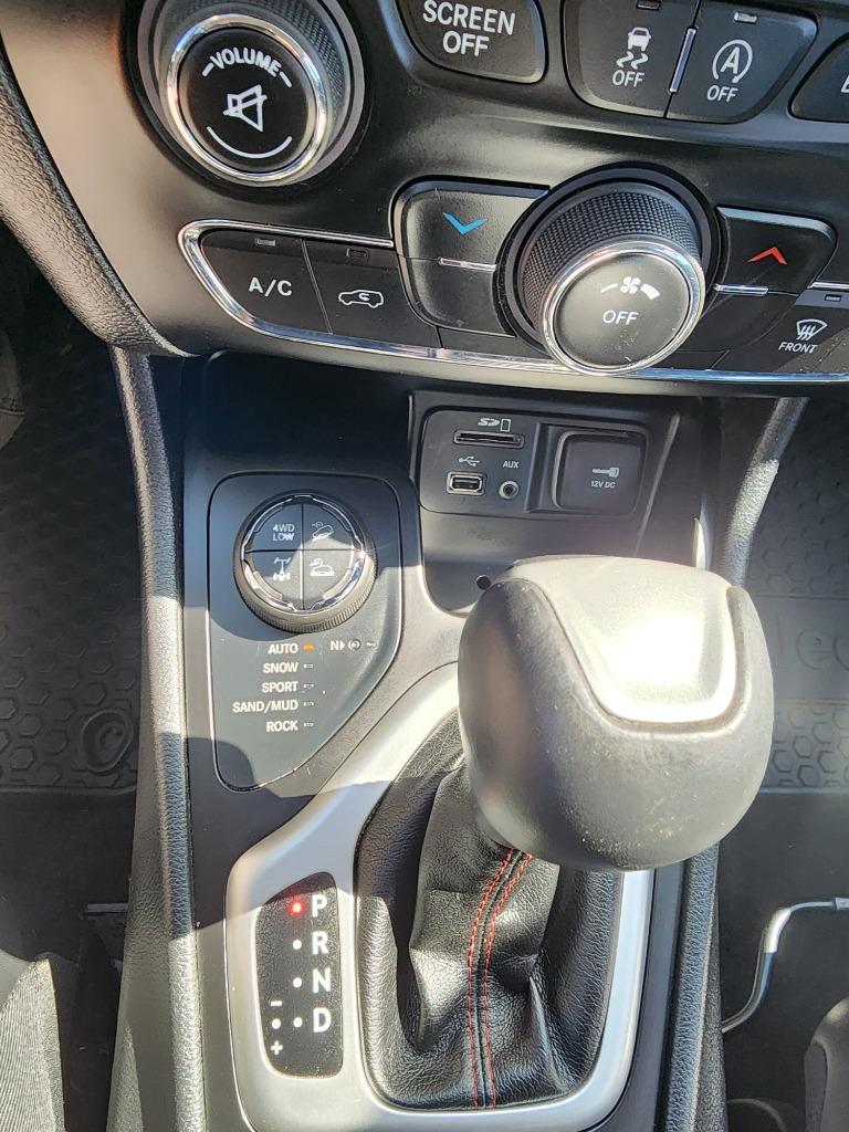 2017 Jeep Cherokee - $15,495