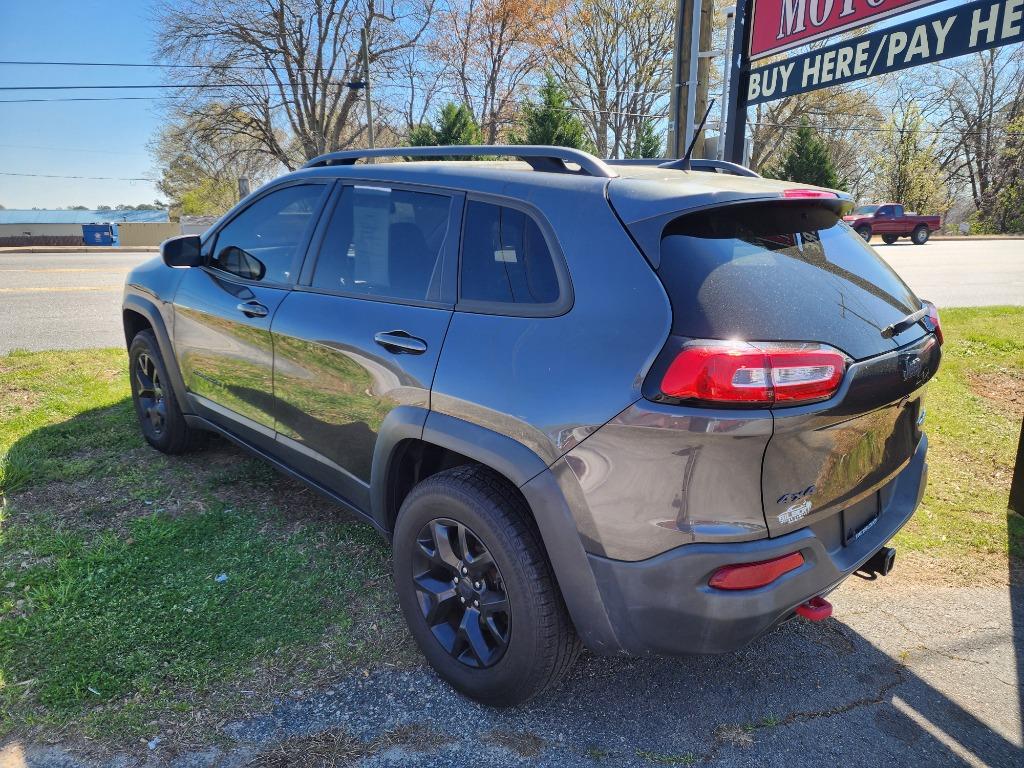2017 Jeep Cherokee - $15,495