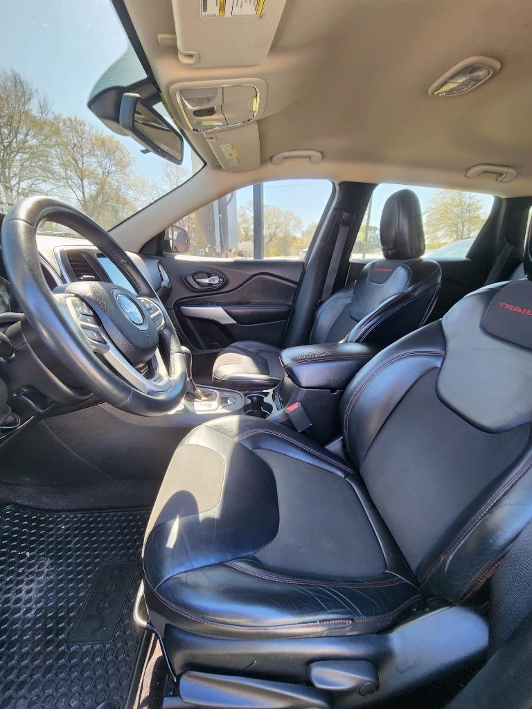 2017 Jeep Cherokee - $15,495