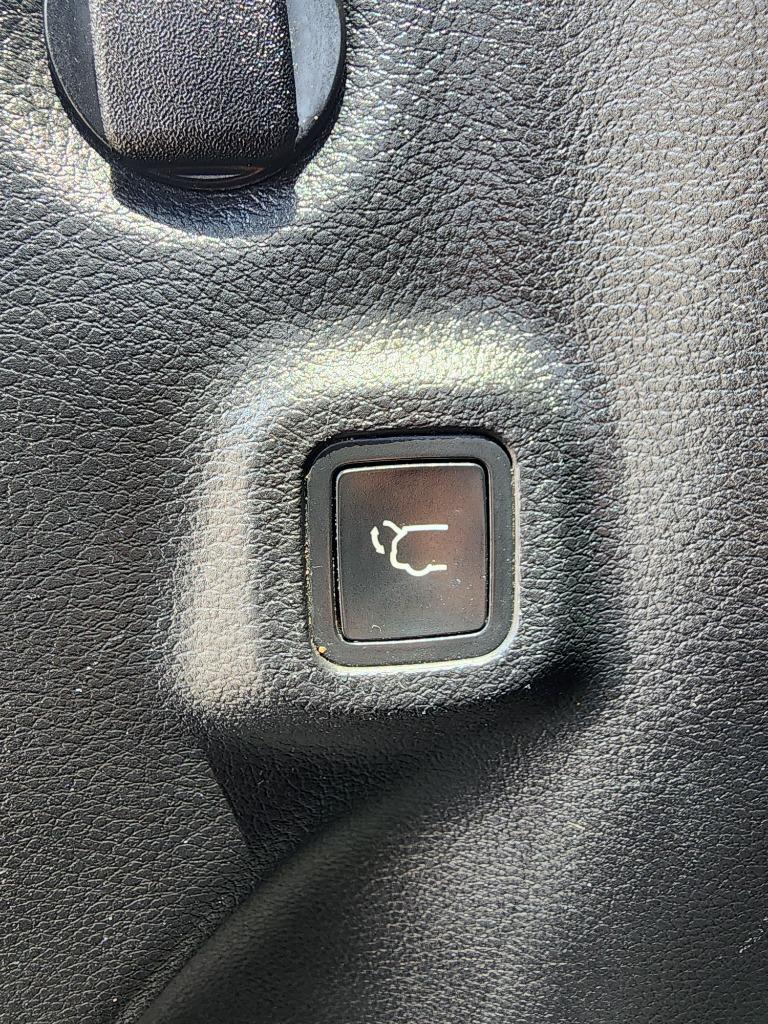 2019 Jeep Compass - $12,495