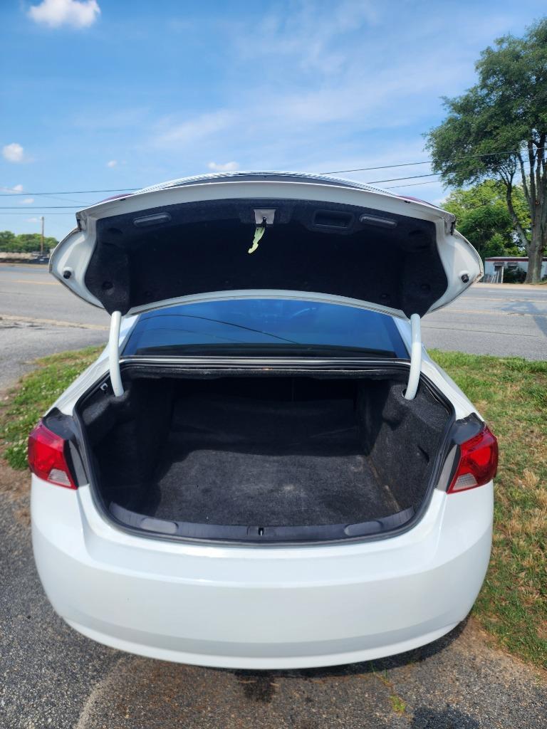 2014 Chevrolet Impala - $10,495