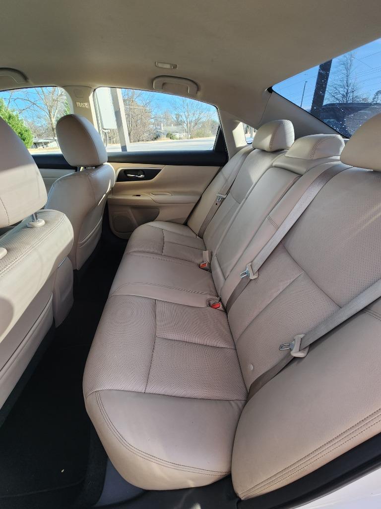 2016 Nissan Altima - $12,495