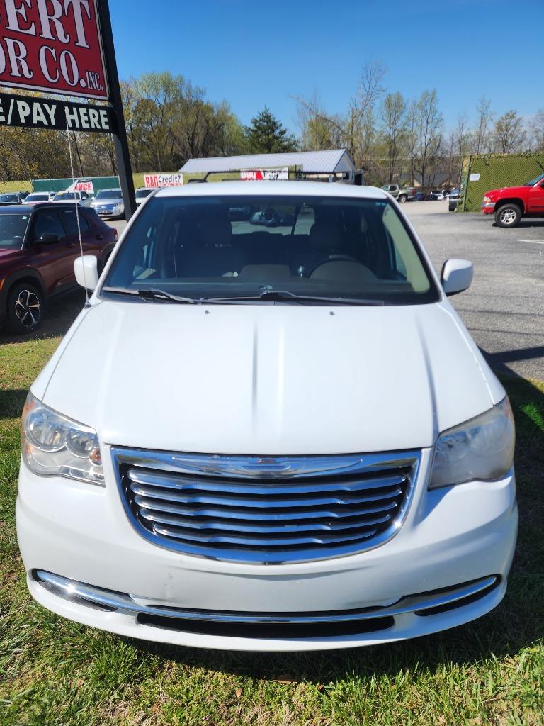 2016 Chrysler Town & Country - $9,995
