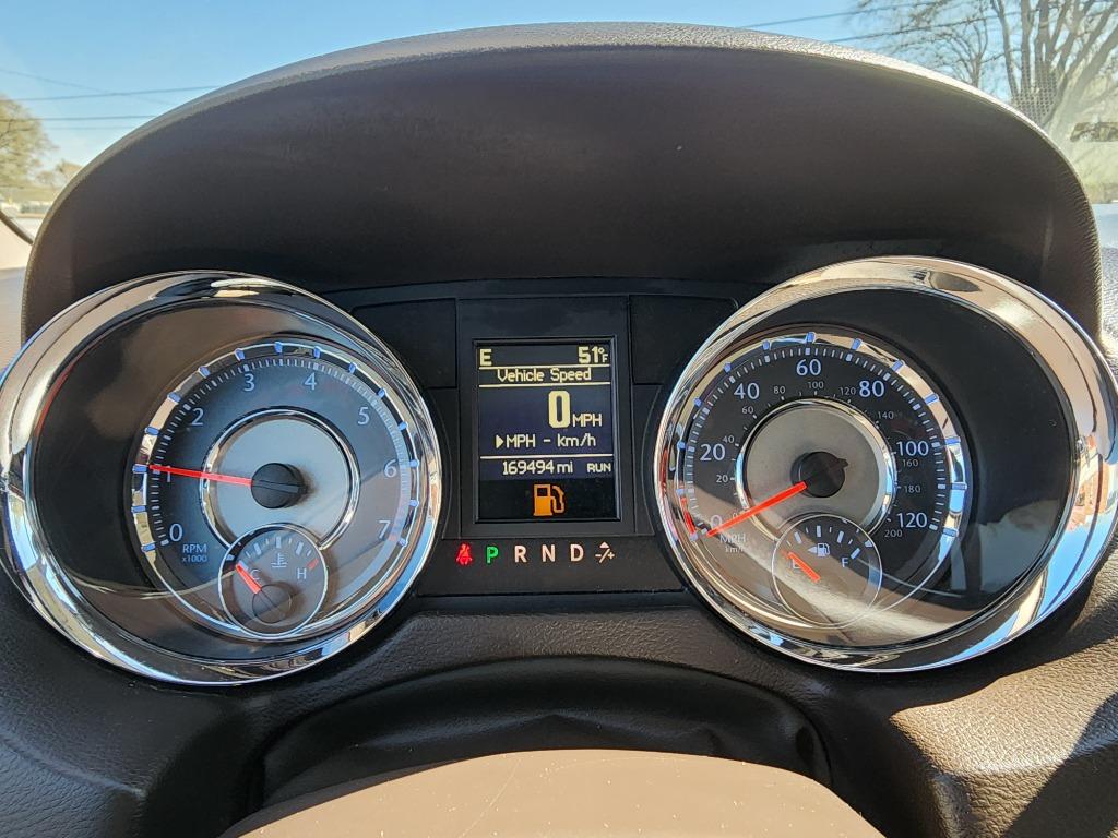 2016 Chrysler Town & Country - $9,995