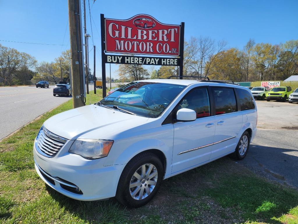 2016 Chrysler Town & Country - $9,995