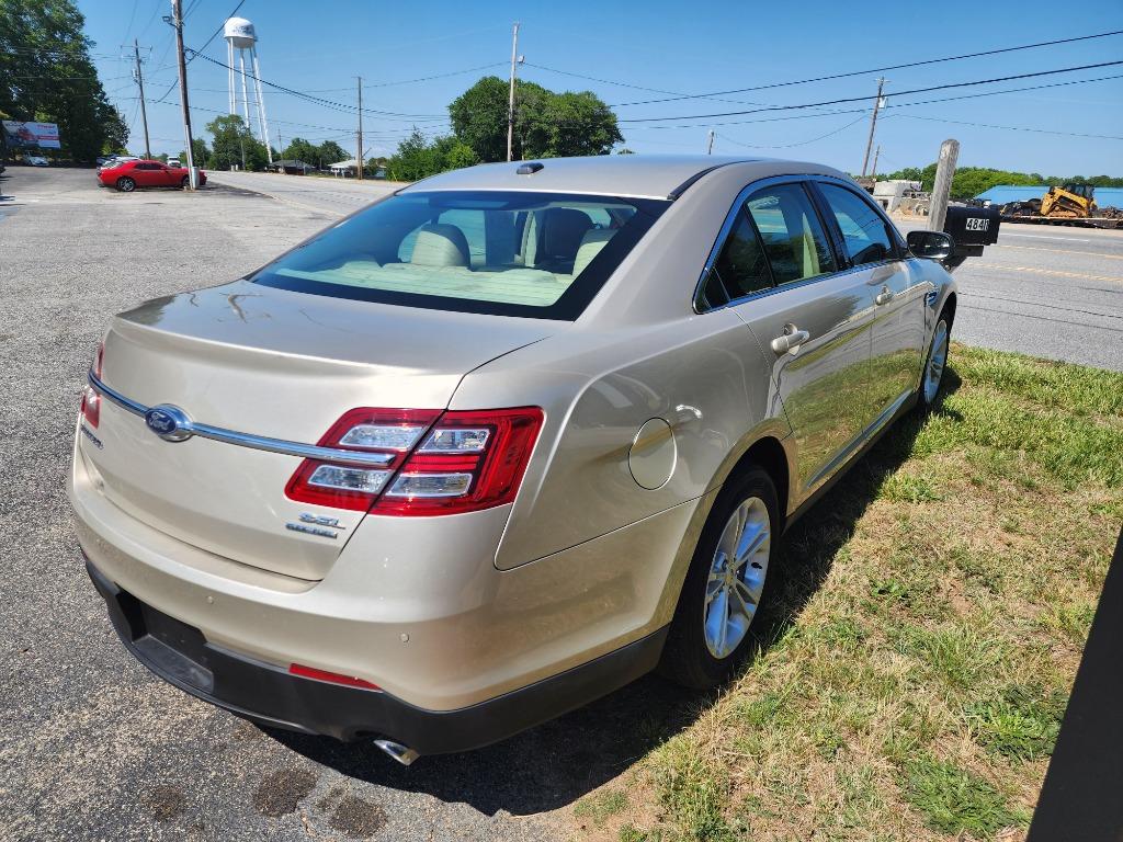 2017 Ford Taurus - $12,995