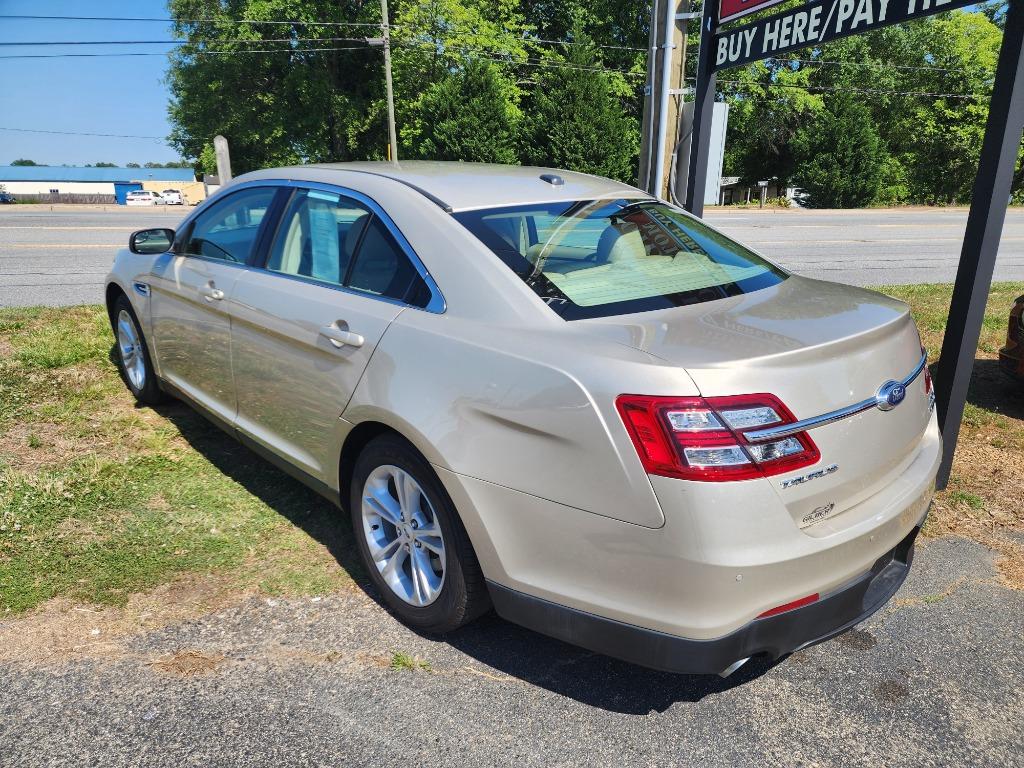 2017 Ford Taurus - $12,995