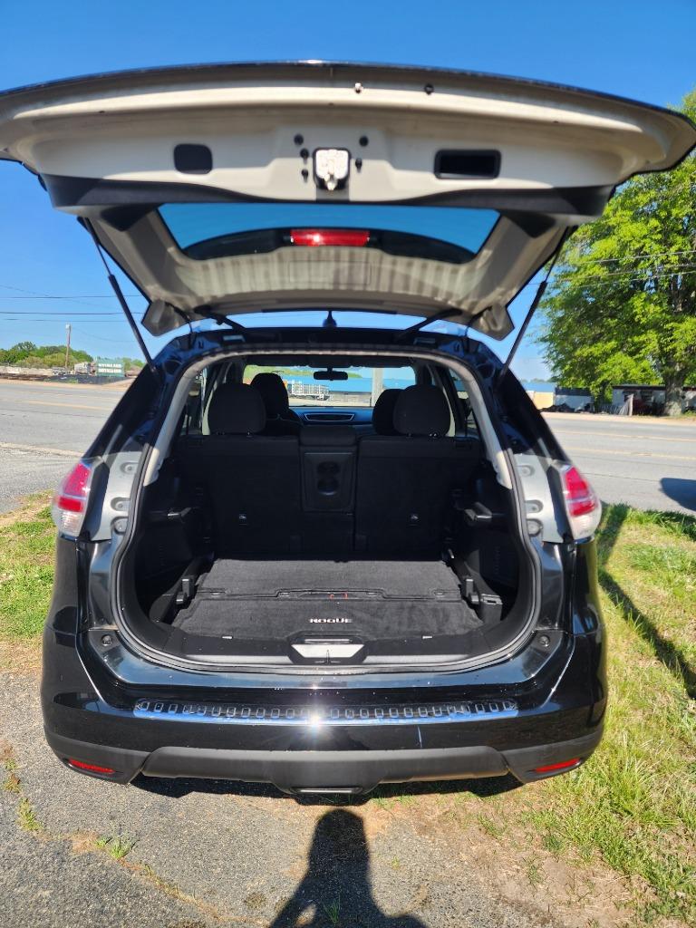 2016 Nissan Rogue - $10,995