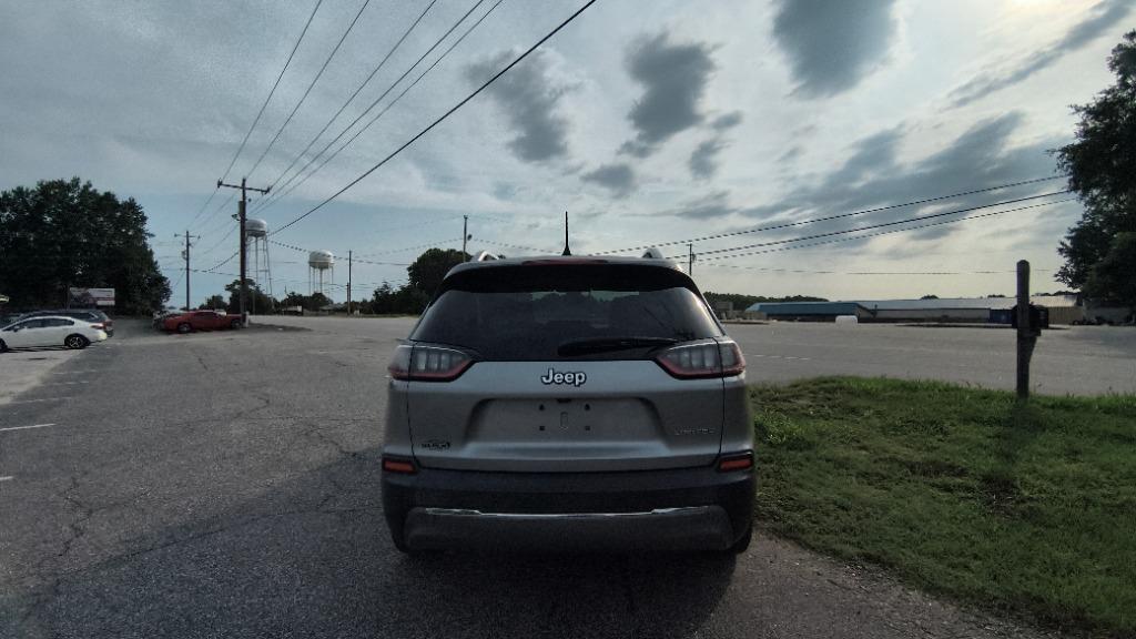 2019 Jeep Cherokee - $9,995