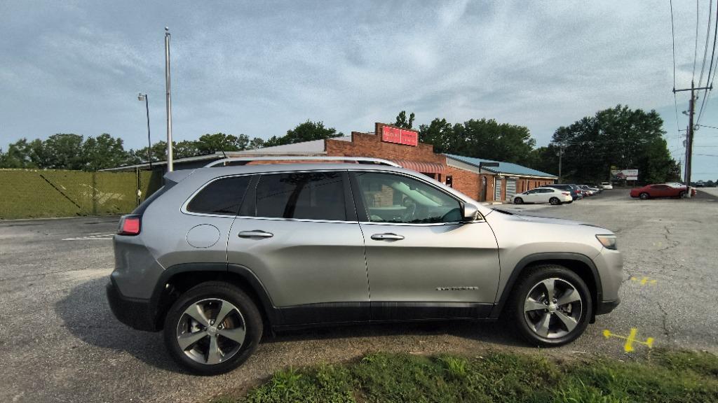 2019 Jeep Cherokee - $9,995
