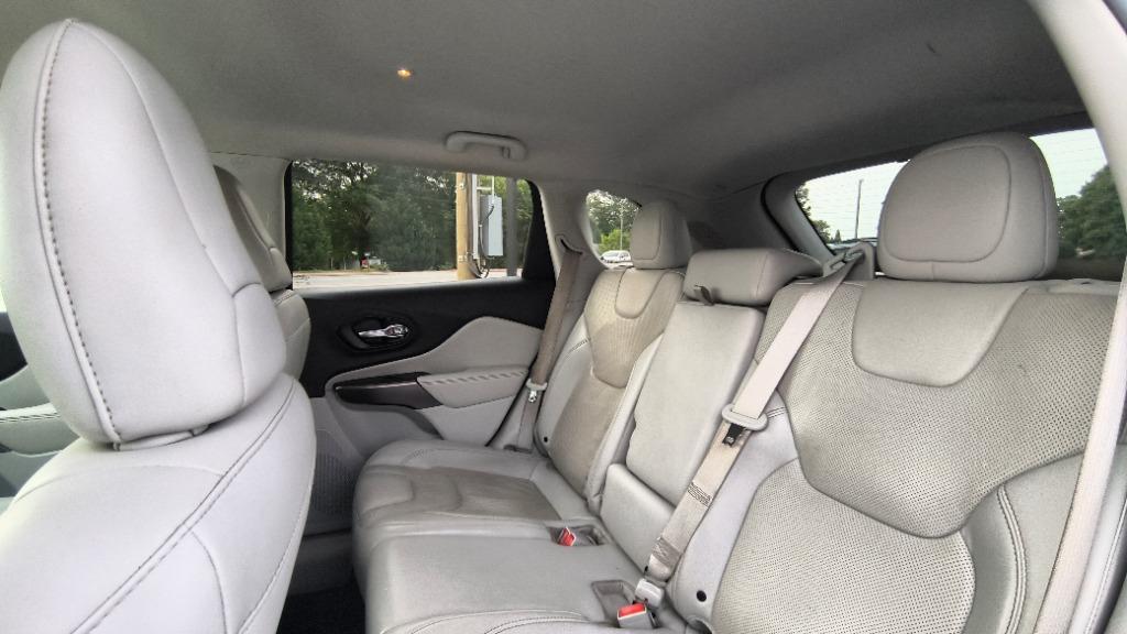 2019 Jeep Cherokee - $9,995