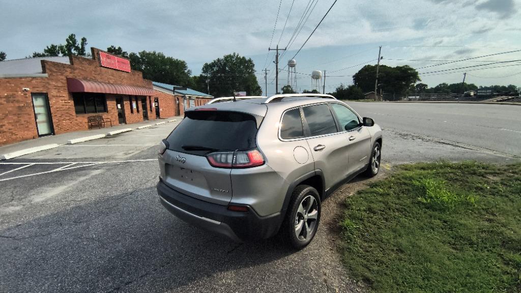 2019 Jeep Cherokee - $9,995