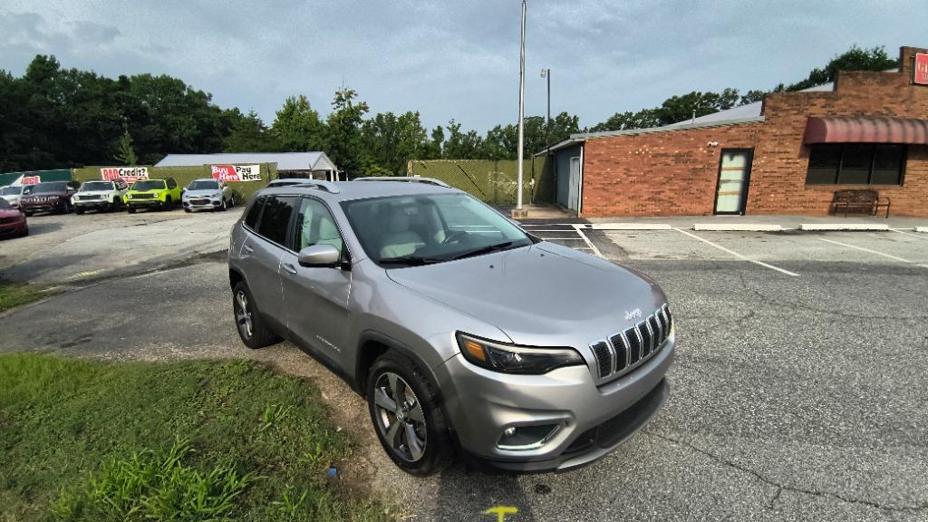 2019 Jeep Cherokee - $9,995