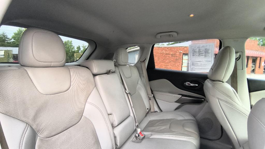 2019 Jeep Cherokee - $9,995