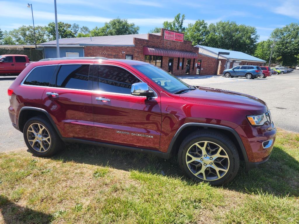 2019 Jeep Cherokee - $17,995
