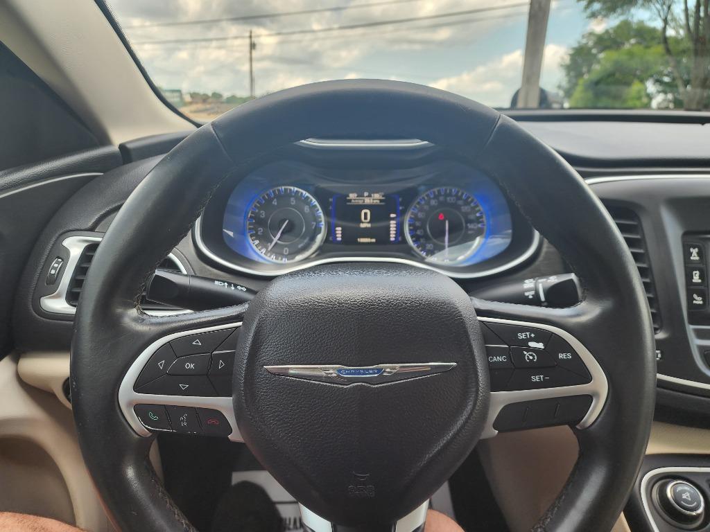 2015 Chrysler 200 - $10,495