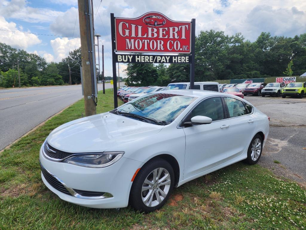 2015 Chrysler 200 - $10,495