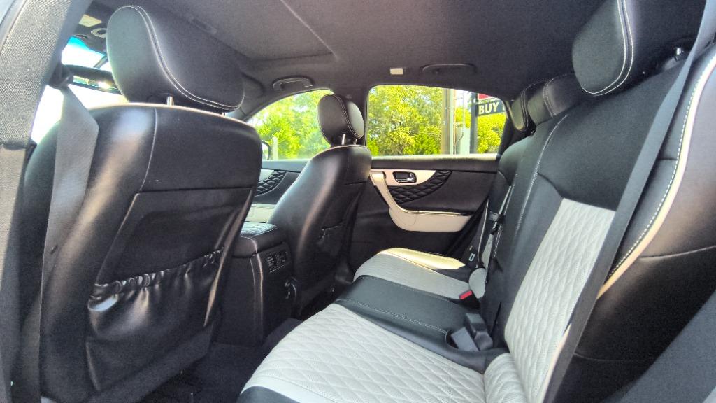 2017 INFINITI QX70 - $12,995