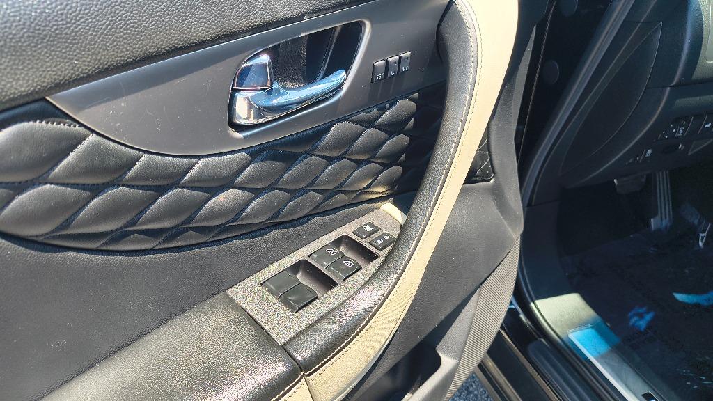 2017 INFINITI QX70 - $12,995