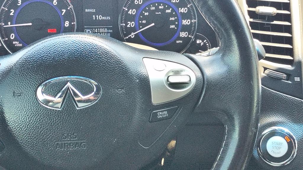2017 INFINITI QX70 - $12,995