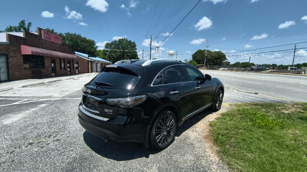 2017 INFINITI QX70 - $12,995