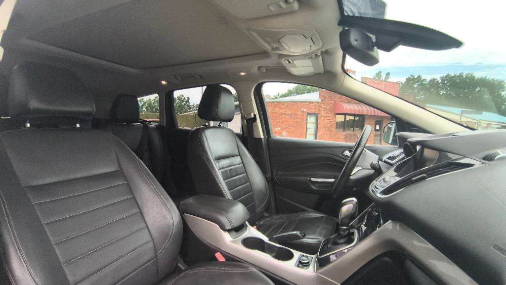 2013 Ford Escape - $9,995