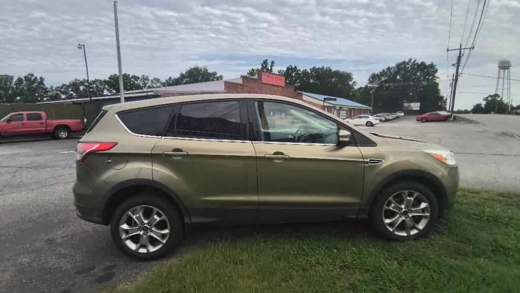2013 Ford Escape - $9,995