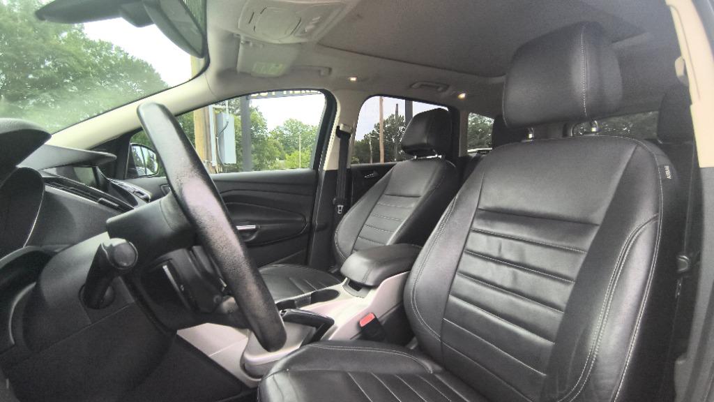 2013 Ford Escape - $9,995
