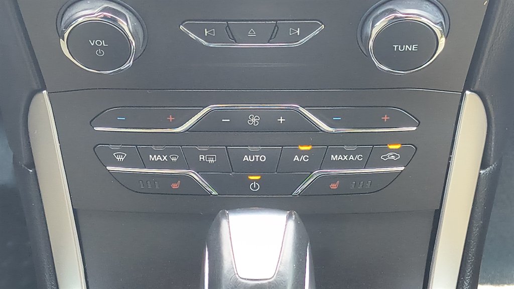 2017 Ford Edge - $11,995
